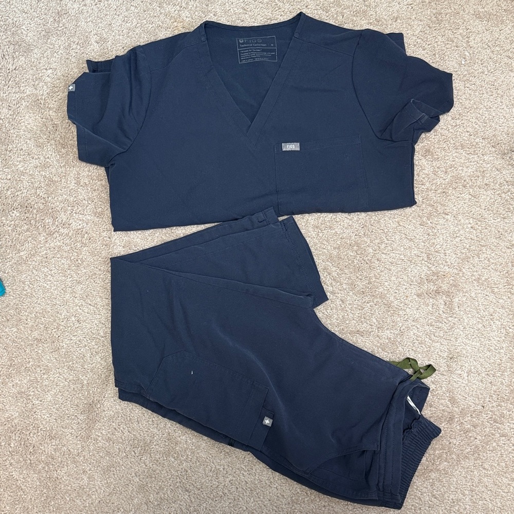 FIGS SCRUBS SET